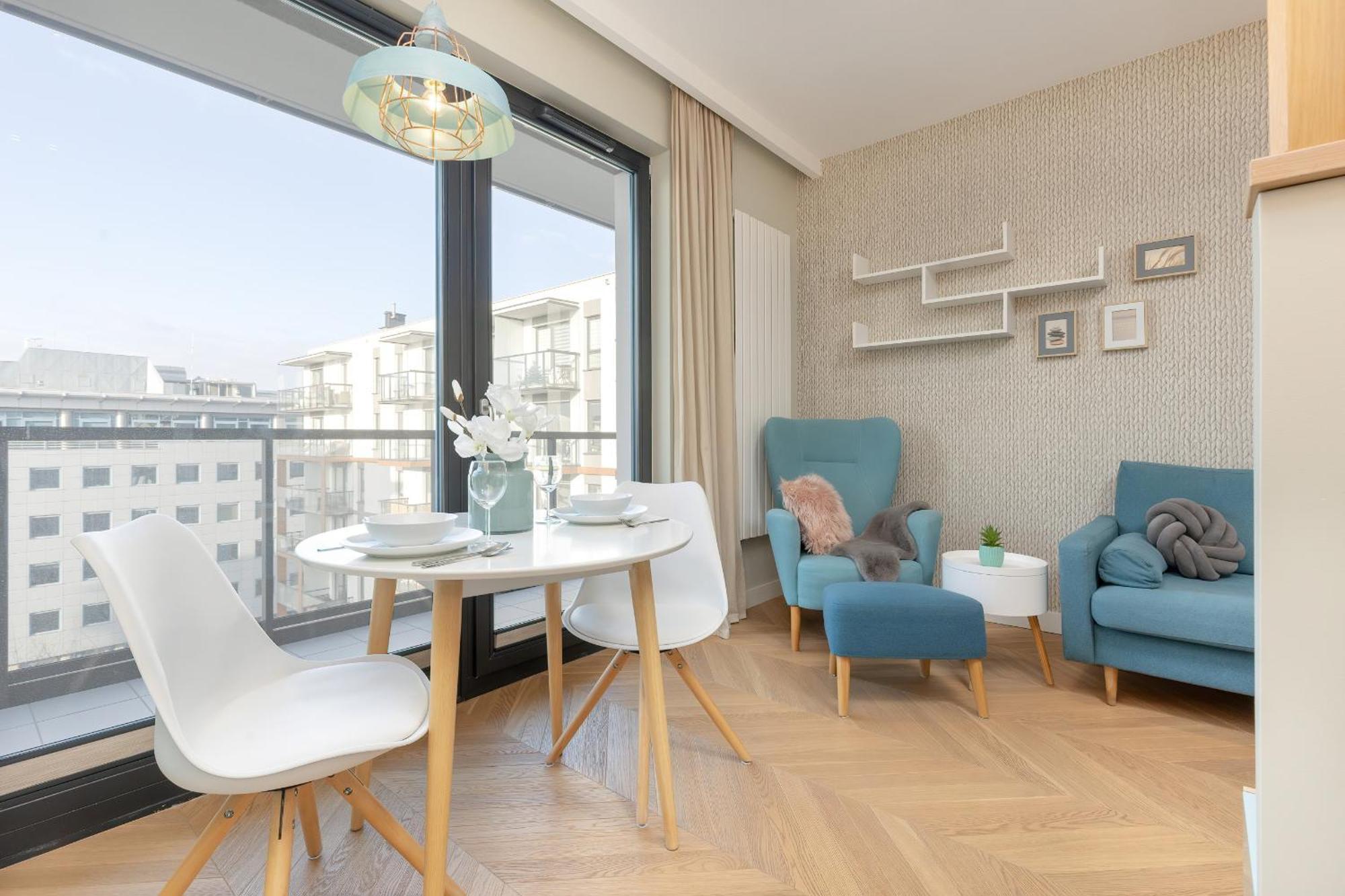 Lägenhet Bright Blue With Balcony, Parking And Air Conditioning In By Renters Warszawa